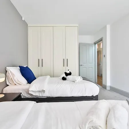 April Disc - Long - Contractors Appartement *